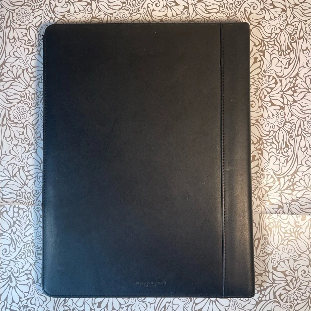 Buxton Velvet Touch Cowhide Exterior Folder